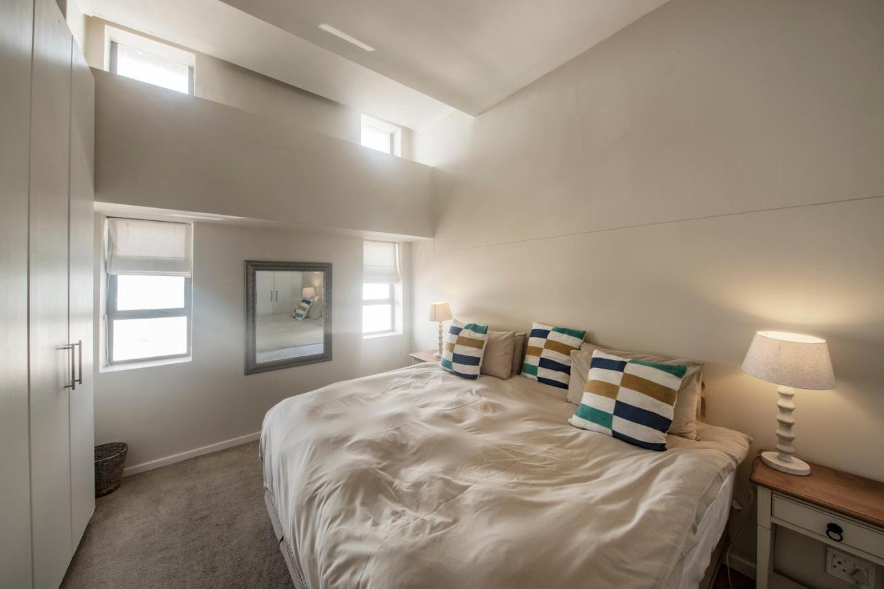 Surferscorner Self Catering Apartments Muizenberg Kültér fotó