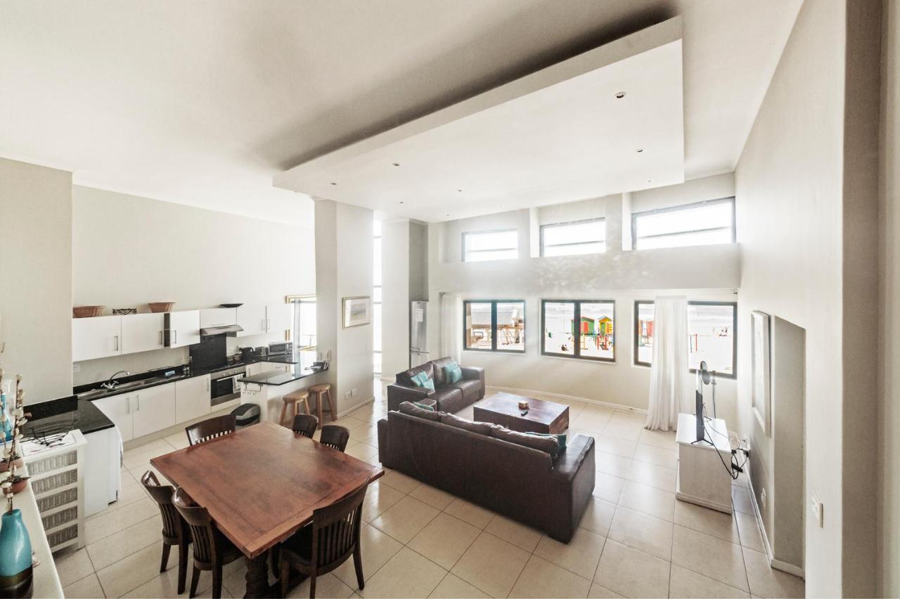 Surferscorner Self Catering Apartments Muizenberg Kültér fotó