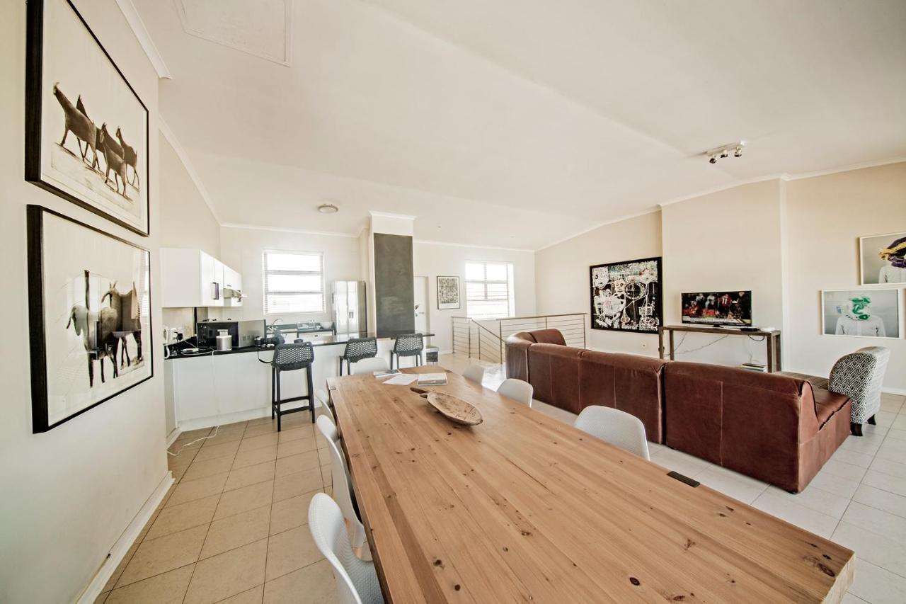 Surferscorner Self Catering Apartments Muizenberg Kültér fotó