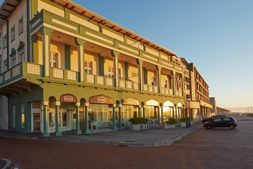 Surferscorner Self Catering Apartments Muizenberg Kültér fotó