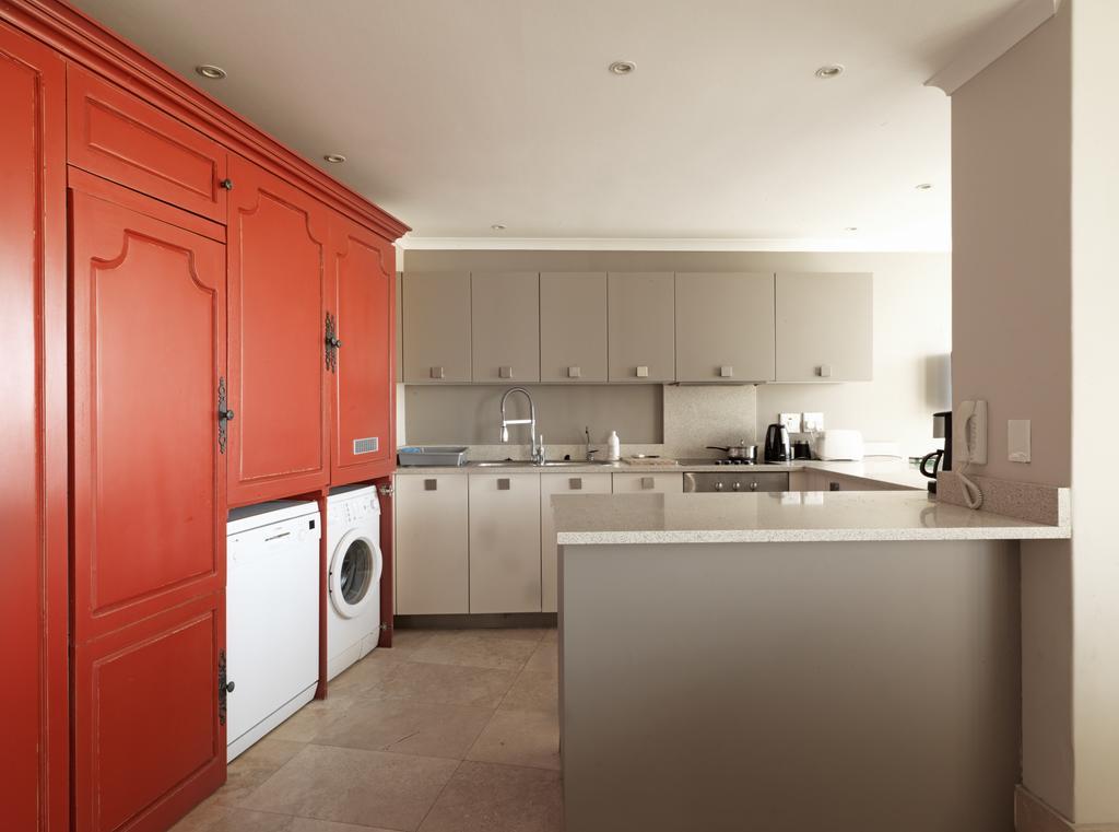 Surferscorner Self Catering Apartments Muizenberg Kültér fotó