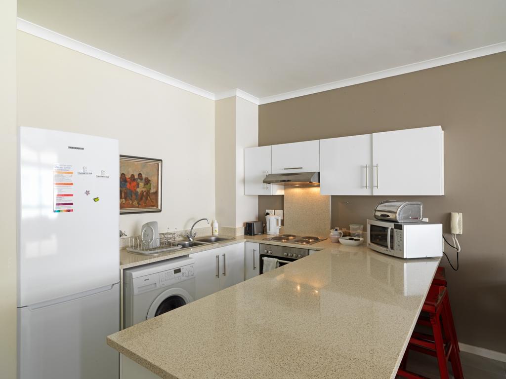Surferscorner Self Catering Apartments Muizenberg Kültér fotó