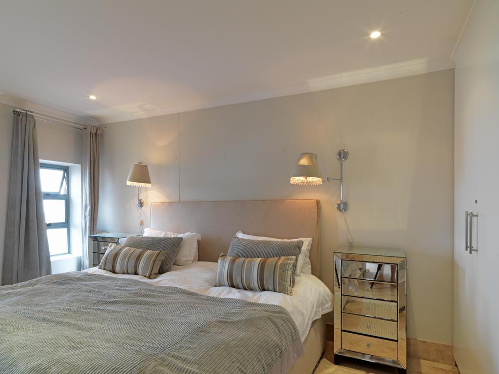 Surferscorner Self Catering Apartments Muizenberg Kültér fotó