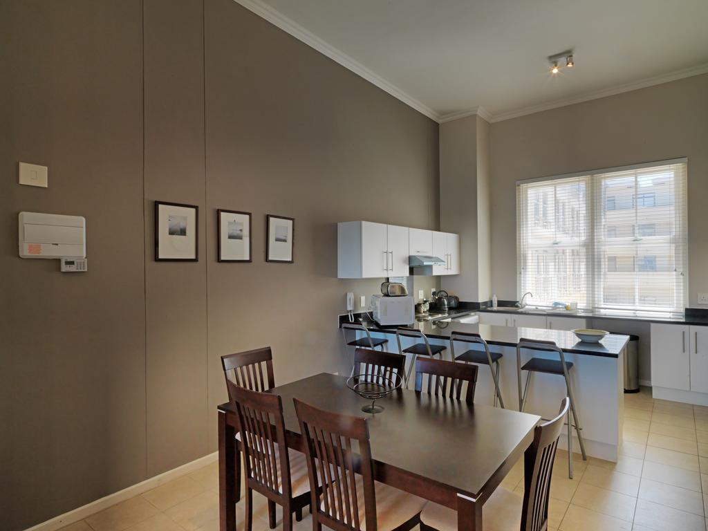 Surferscorner Self Catering Apartments Muizenberg Kültér fotó