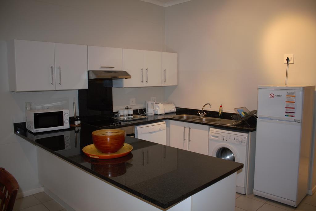 Surferscorner Self Catering Apartments Muizenberg Kültér fotó