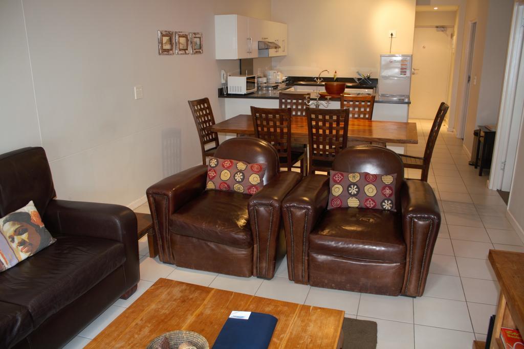 Surferscorner Self Catering Apartments Muizenberg Kültér fotó